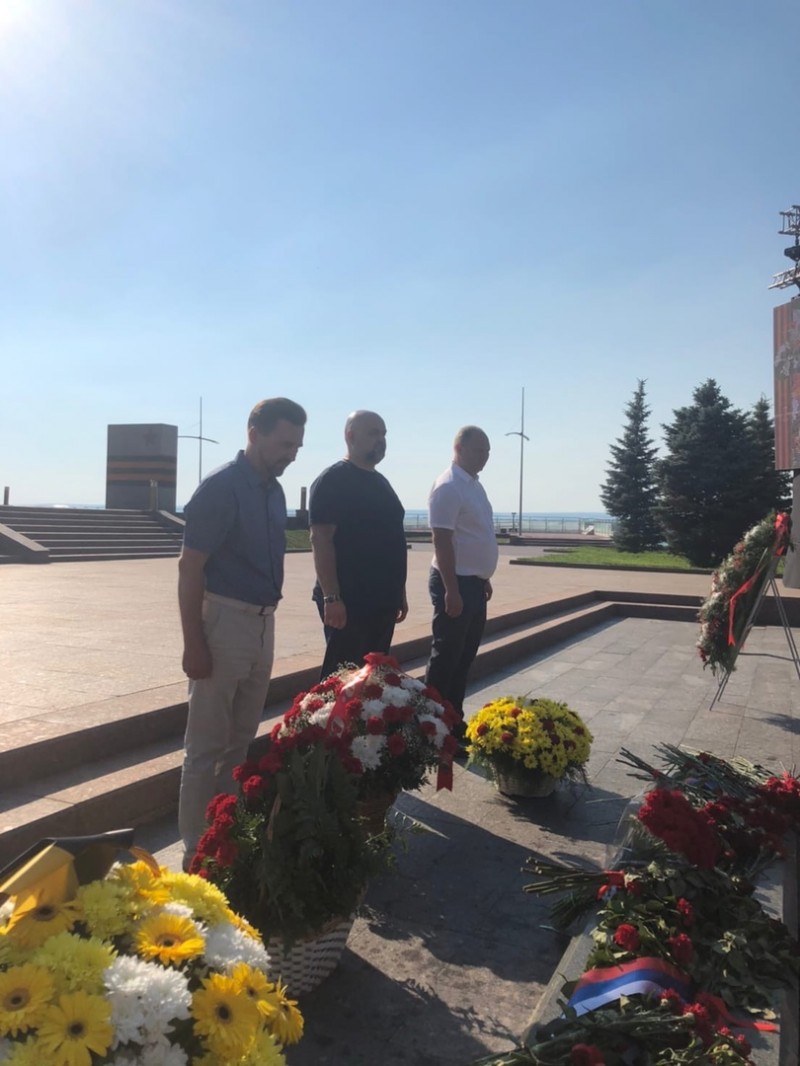 В честь Дня памяти и скорби активисты и депутаты Партии возложили цветы к  памятникам в Самарской области | 23.06.2021 | Самара - БезФормата